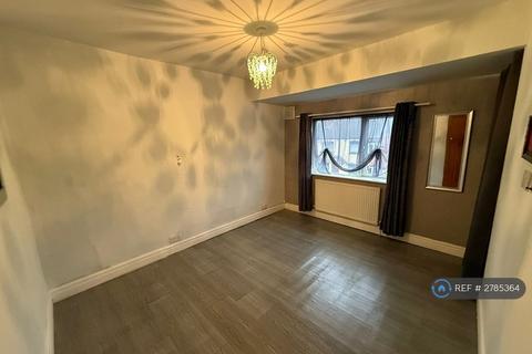 2 bedroom semi-detached house to rent, Westbury Place South, Leeds, LS10