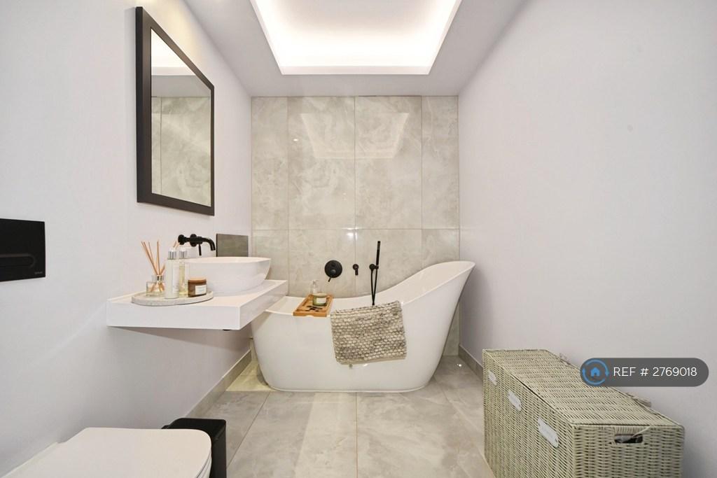 Main Bathroom