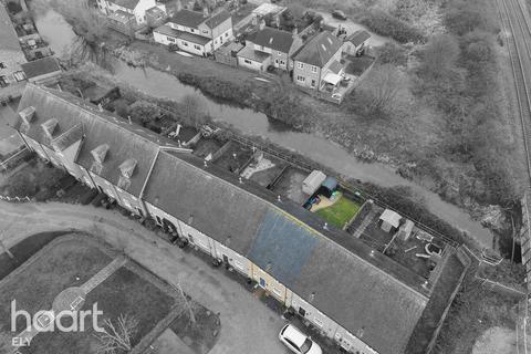undefined, Thomas Mews, Soham