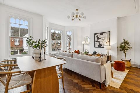 3 bedroom apartment for sale, Wakehurst Road, SW11