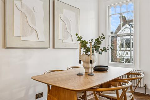 3 bedroom apartment for sale, Wakehurst Road, SW11