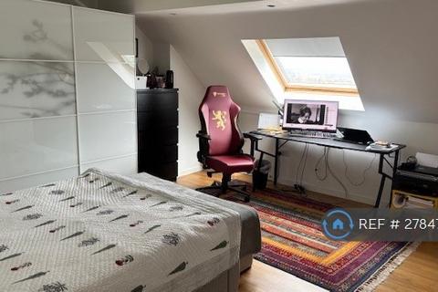 1 bedroom in a house share to rent, Springfield Avenue, London, N10