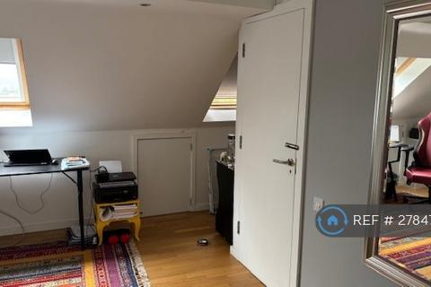 1 bedroom in a house share to rent, Springfield Avenue, London, N10