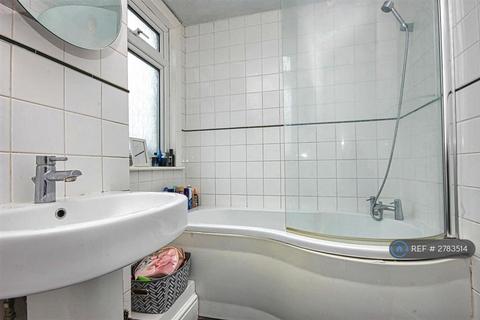 1 bedroom flat to rent, Highbridge Street, Waltham Abbey, EN9