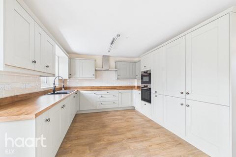 3 bedroom detached house for sale, Kirton Close, Manea