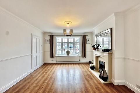 3 bedroom semi-detached house to rent, Delius Close, Elstree, WD6