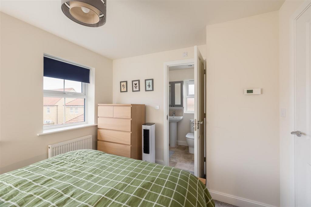 Derwent Road 44 Bedroom 1-2.jpg