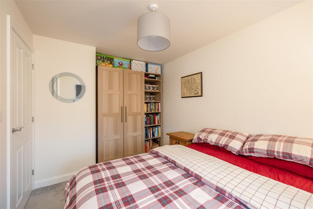 Derwent Road 44 Bedroom 2-2.jpg