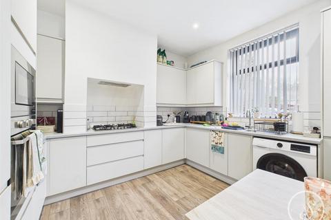 2 bedroom terraced house for sale, Gelderd Road, Birstall, Batley