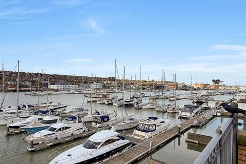 2 bedroom penthouse for sale, Britannia Way, East Cowes