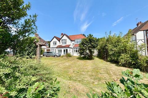4 bedroom detached house for sale, Cooden Drive, Bexhill-on-Sea, TN39