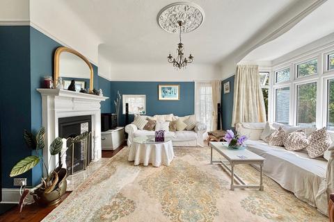 4 bedroom detached house for sale, Cooden Drive, Bexhill-on-Sea, TN39