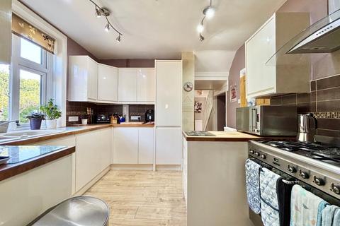 4 bedroom detached house for sale, Cooden Drive, Bexhill-on-Sea, TN39