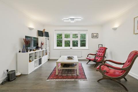 undefined, Queens Road, Weybridge, Surrey, KT13