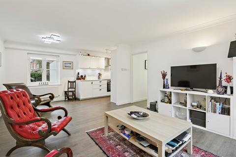 undefined, Queens Road, Weybridge, Surrey, KT13