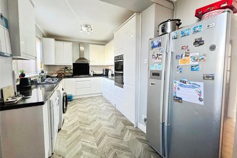 5 bedroom detached house for sale, South Avenue, Rainham ME8