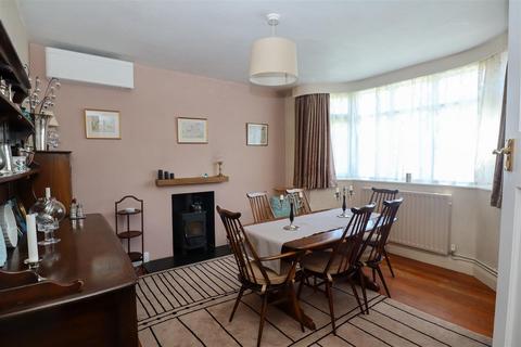 undefined, Chaldon Way, Coulsdon