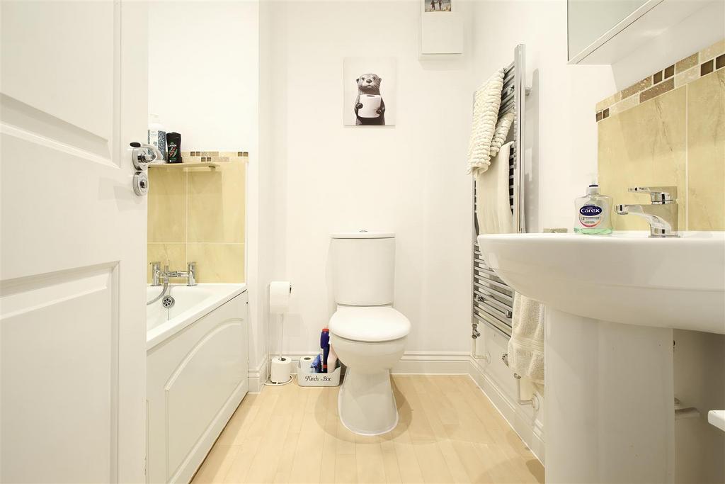 Family Bathroom.jpg