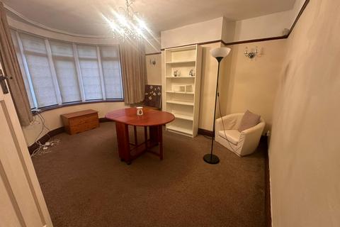 3 bedroom semi-detached house to rent, Chester Road, Streetly B74