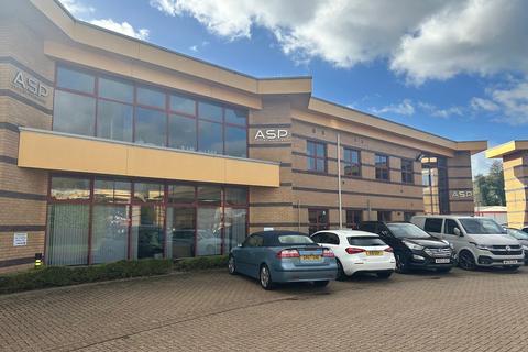 Distribution warehouse to rent, Premier Way Romsey SO51 9DF