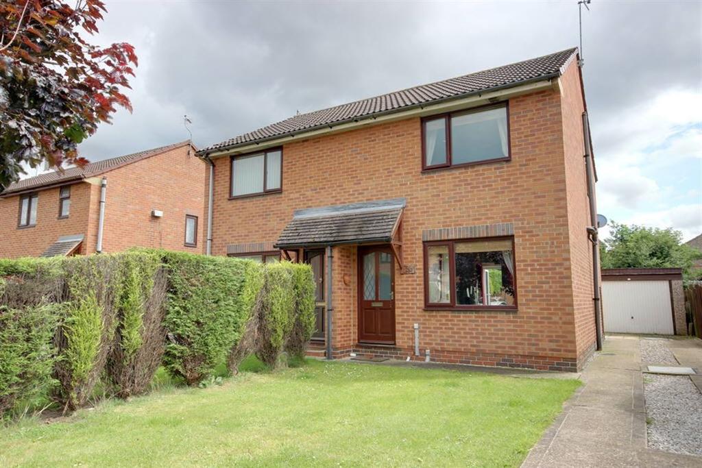 Oak Drive, Newport, East Yorkshire, HU15 2 bed semidetached house £