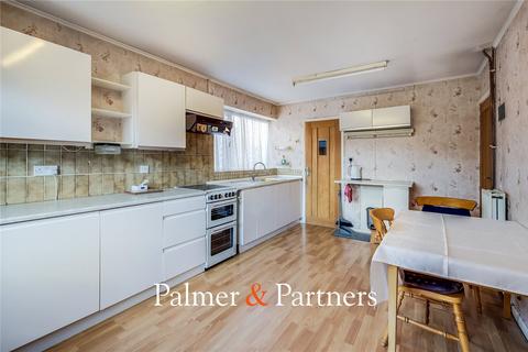 3 bedroom detached house for sale, Coval Lane, Essex CM1