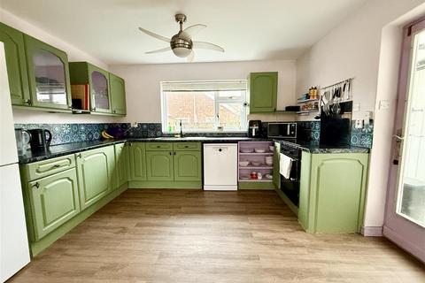4 bedroom chalet for sale, Church Close, Cantley NR13