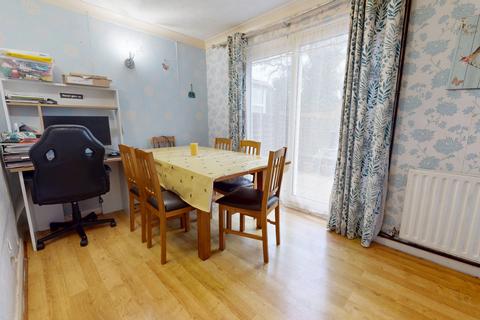 4 bedroom semi-detached house for sale, Springwood Close, Ashford TN23 3JN