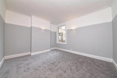 2 bedroom maisonette to rent, Sedgemere Avenue, East Finchley, N2