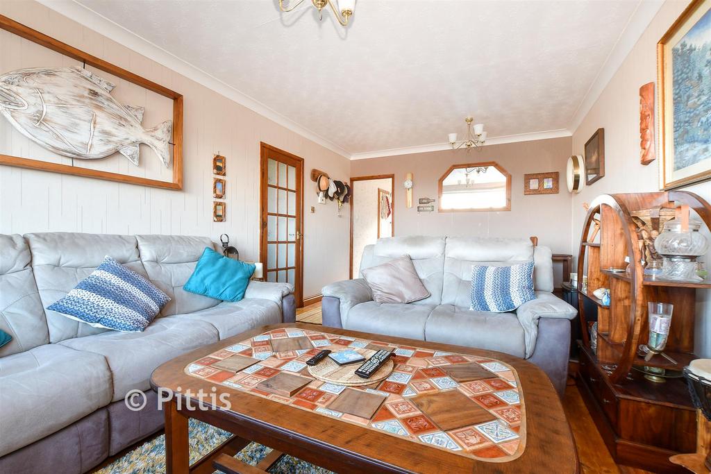 Lounge/ Dining Room
