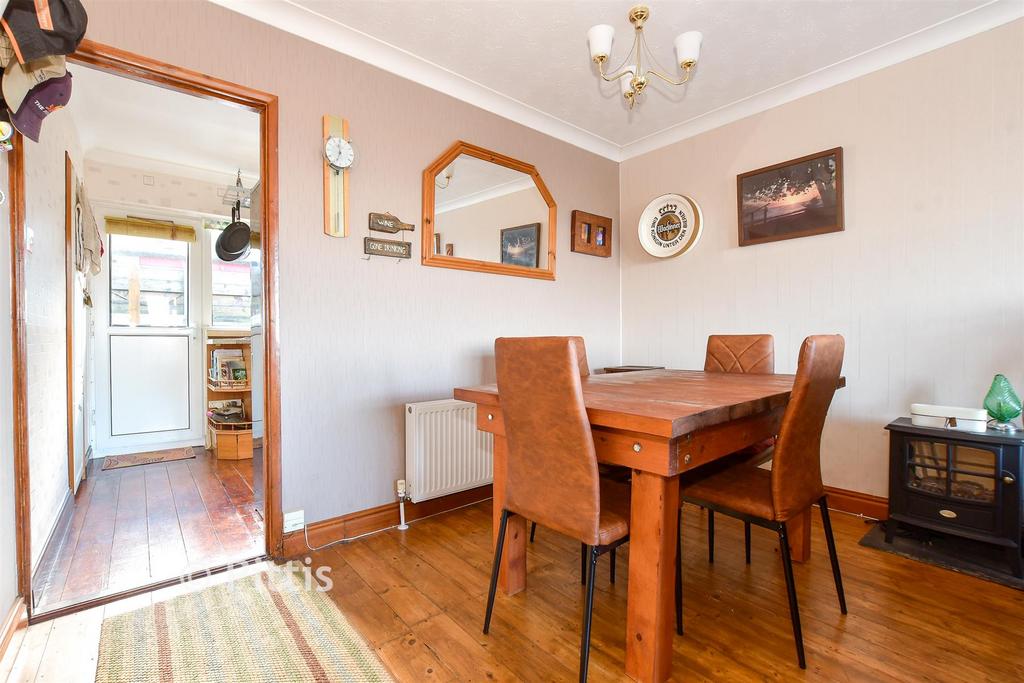 Lounge/ Dining Room