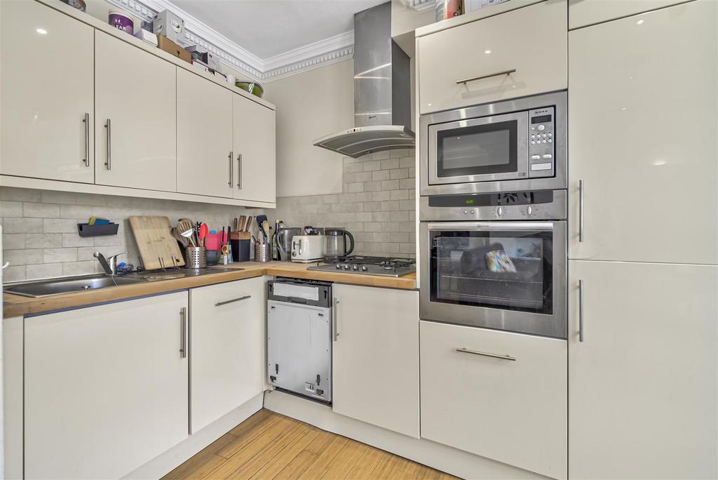 Flat 2 87 Felsham Road-8.jpg