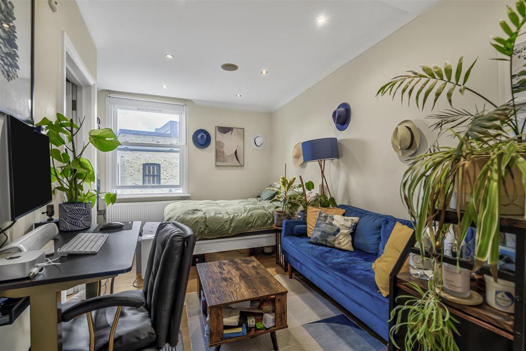 Flat 2 87 Felsham Road-11.jpg