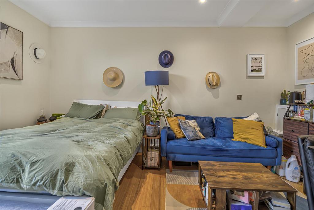 Flat 2 87 Felsham Road-14.jpg