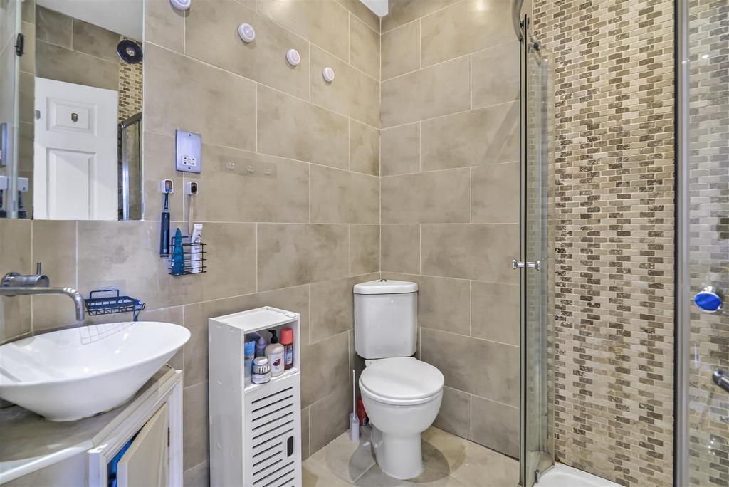 Flat 2 87 Felsham Road-15.jpg