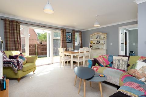 3 bedroom terraced house for sale, Richmond Meech Drive, Kennington