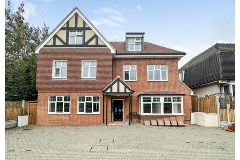 undefined, Brighton Road, Coulsdon, CR5