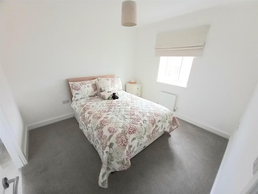 30 Patt Drive Mas Bed.jpg