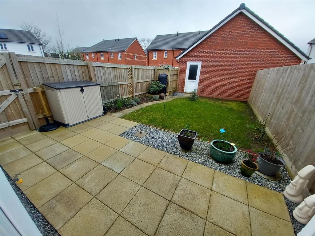 30 Patt Drive R Gdn.jpg