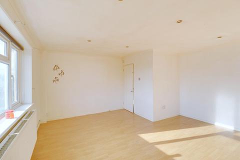 2 bedroom maisonette for sale, Fyfield Road, Rainham RM13