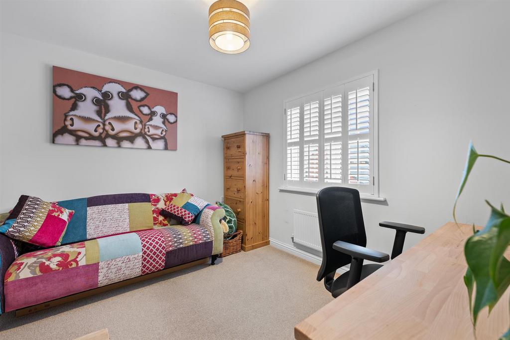 8 Brackendale Close-15.jpg