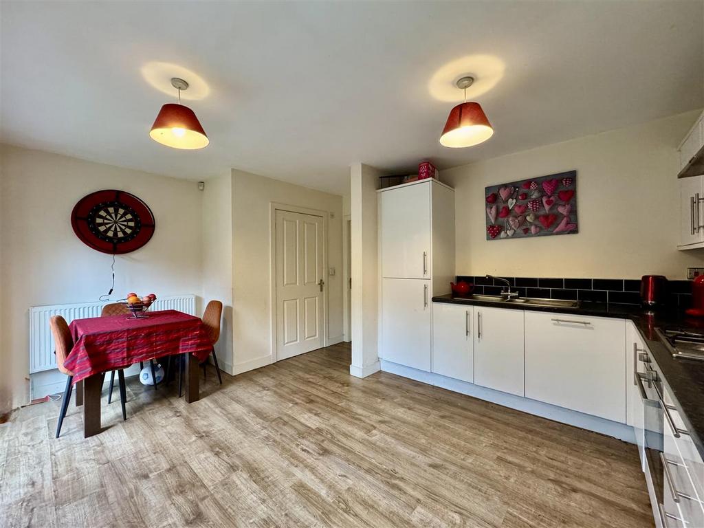 Dining kitchen