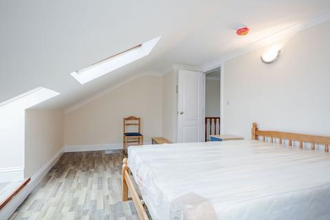 3 bedroom flat to rent, Ilderton Road, London SE16