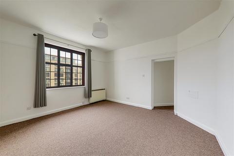 undefined, Grand Avenue, Worthing, BN11