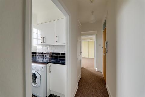 undefined, Grand Avenue, Worthing, BN11