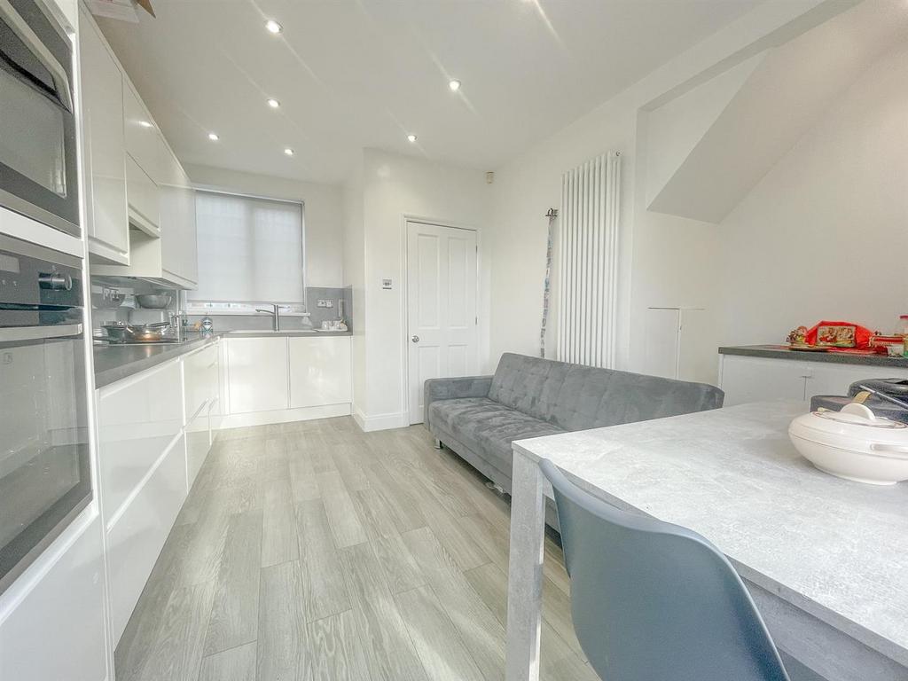Dining kitchen