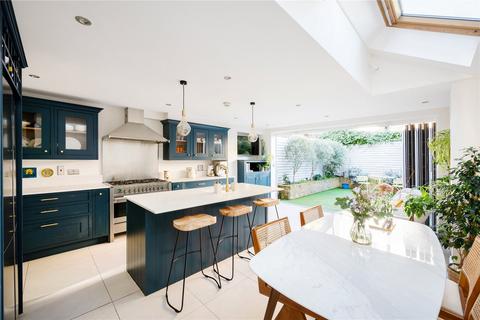 4 bedroom terraced house for sale, Kelmscott Road, London SW11