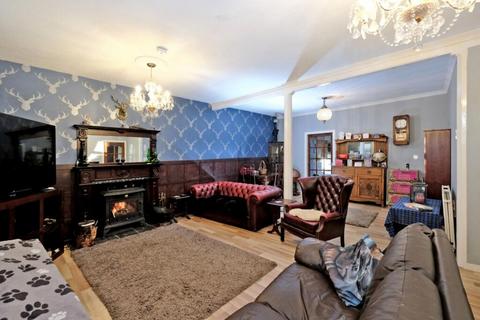 undefined, Deer Road East, Maud AB42