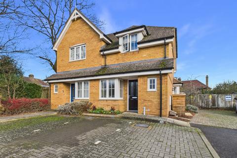 2 bedroom semi-detached house for sale, Drakes Road, Amersham, Buckinghamshire, HP7