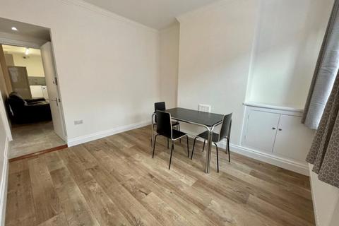 2 bedroom house to rent, Wolverton Road, Leicester LE3
